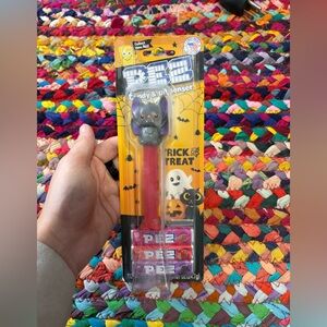 HALLOWEEN BAT PEZ DISPENSER (NWT)